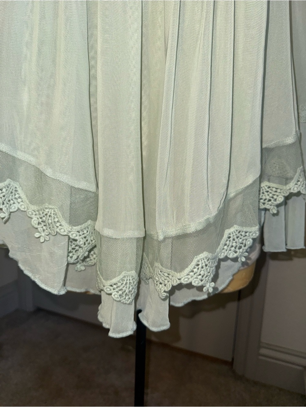 Ultra Pink Lightweight Blouse in Mint - Picture 5 of 7